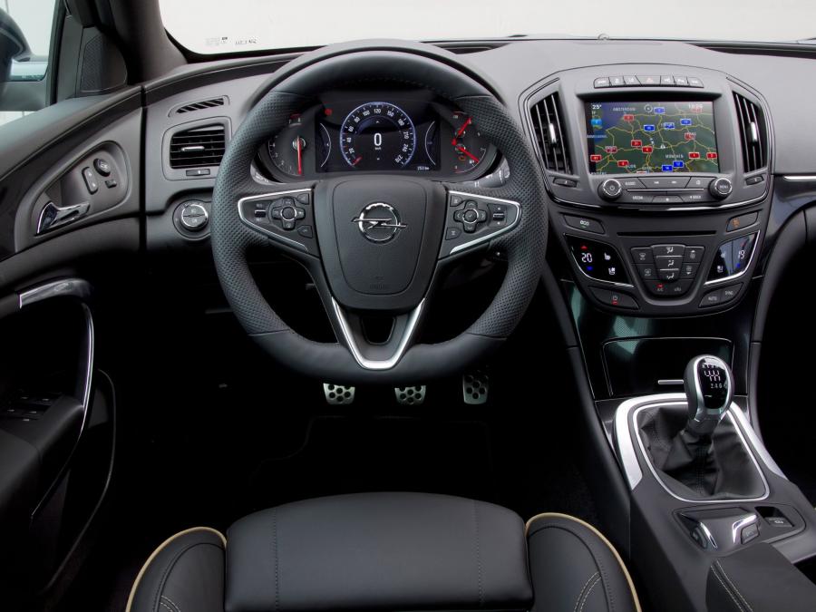  Opel Insignia Hatchback 2013 года  (фото 9 из 16)